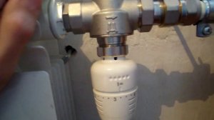 Установка термостатического вентиля и головки при однотрубной системе.