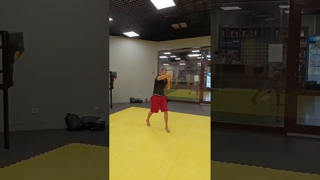 Секрет Мейвезера. Как не боятся бить правой и уходить без последствий? смотреть онлайн