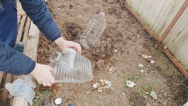 Идея хитрость для самоделки из пластиковых бутылок Мини парник своими руками