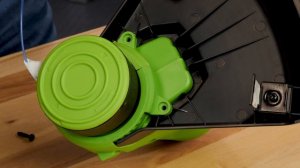 Assembling your Greenworks 24V 10" String Trimmer (2117702 & 2117802)