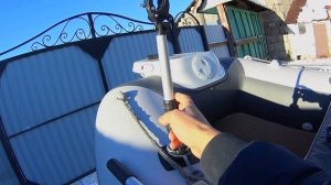 Держатель штанги лодочного электромотора.