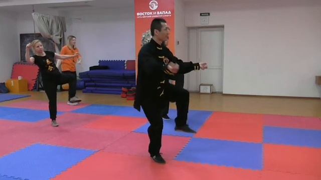 Обучение Тайцзи 56 форм_4 часть ( в замедленном воспроизведении) смотреть онлайн