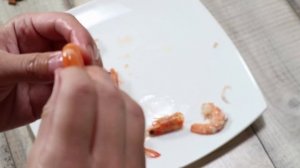? Как чистить креветки правильно и быстро?