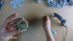 Новогодний декор. Как сделать Красивую Игрушки на ёлку своими руками из #шишек . Вариант 2