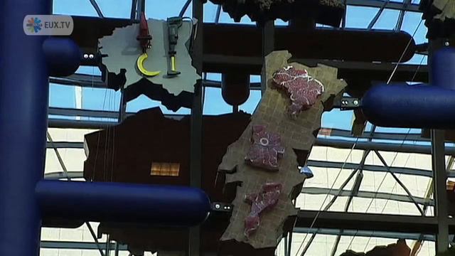 Entropa: Czech Minister Apologizes for offensive art смотреть онлайн