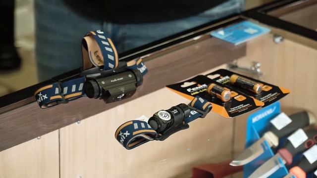 Налобные фонари Fenix HM65R и HM23. Обзор новинок смотреть онлайн