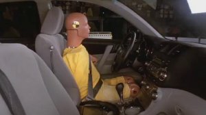 2008 Toyota Highlander side IIHS crash test