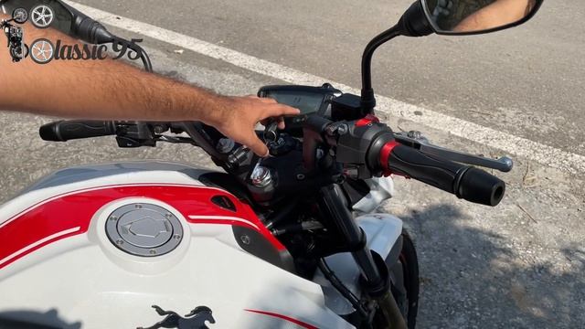 TVS Apache RTR 200 4V VS Honda Hornet 2.0 - Detailed Comparison смотреть онлайн