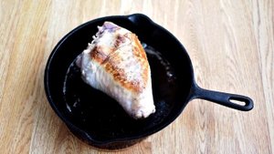 Голень индейки на сковороде