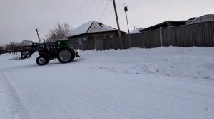 Чистим снег трактором Т 40.