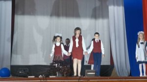 ДК?"Радуга"?праздник "Здравствуй,школа!"В программе: дефиле школьной формы