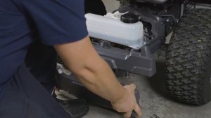 Husqvarna R 420TsX AWD/R 419TsX AWD - How to mount a counter weight