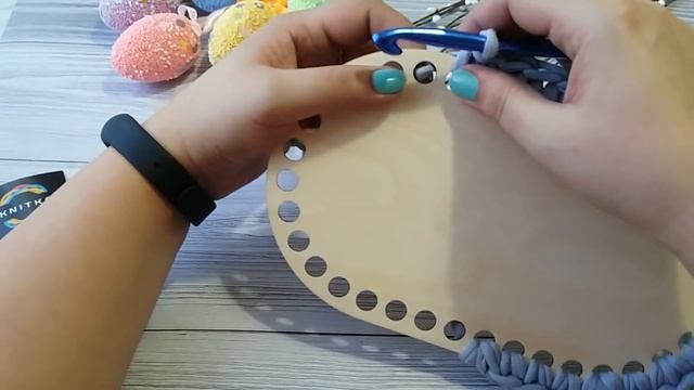 Вязание крючком. Поделка к Пасхе. Корзина из трикотажной пряжи смотреть онлайн