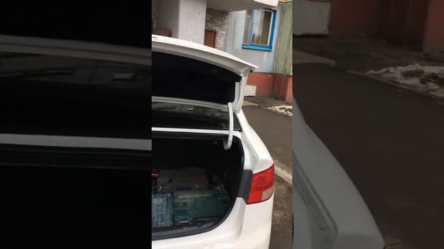 Амартизаторы багажника Киа серато