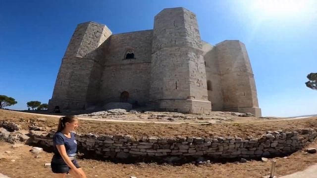 Italy, Castel del Monte. смотреть онлайн
