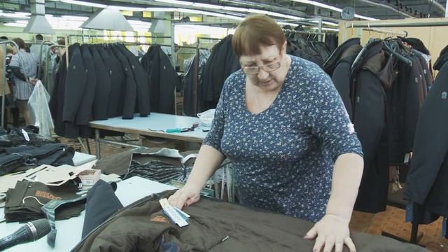 Верхнюю демисезонную одежду премиум-класса выпускает вологодское предприятие смотреть онлайн