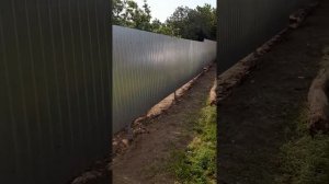 Забор из металлопрофиля оцинкованный 23 метра.
