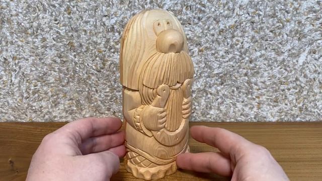 Домовой с подковой на счастье. Домашний оберег. Кедр, резьба по дереву смотреть онлайн