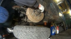 ГАЗ 21 - демонтаж прикипевших тормозных барабанов