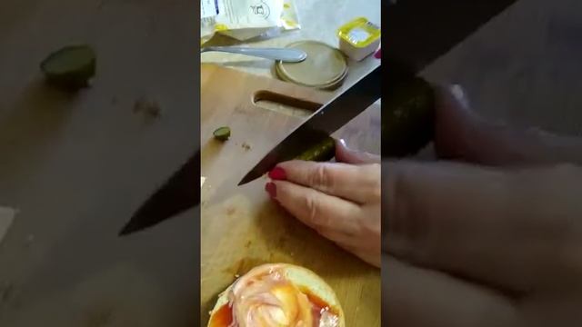 Как готовить бургер? Вкусный и сытный бургер, по нашему рецепту. смотреть онлайн
