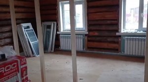 Перегородка в бревенчатом доме. Эксперимент - капуста на рассаду.