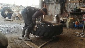 Разбортировка колеса УРАЛ (Шины эксплуатируются жёстко)