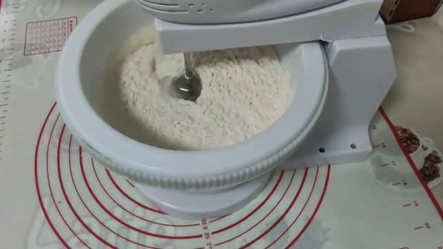 ПИРОГ НА КЕФИРЕ//САМЫЙ ПРОСТОЙ ПИРОГ К ЧАЮ//