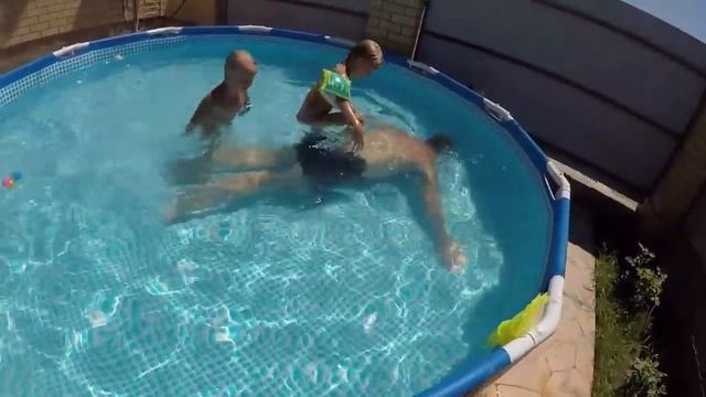 КРОКОДИЛ В БАССЕЙНЕ АНАПА 2 АВГУСТА смотреть онлайн