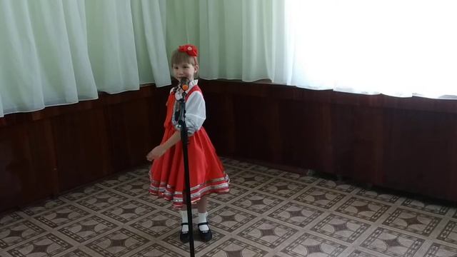 Постернак Диана, песня "Вишенки серёжки" (ОАНП "Соловушка", г. Луганск)