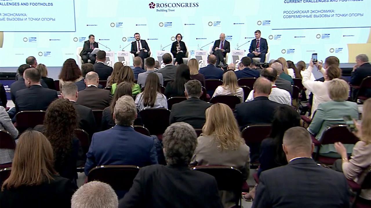 Владимир Путин на полях ПМЭФ проведет встречу с пр...вителями бизнеса по вопросам развития автопрома