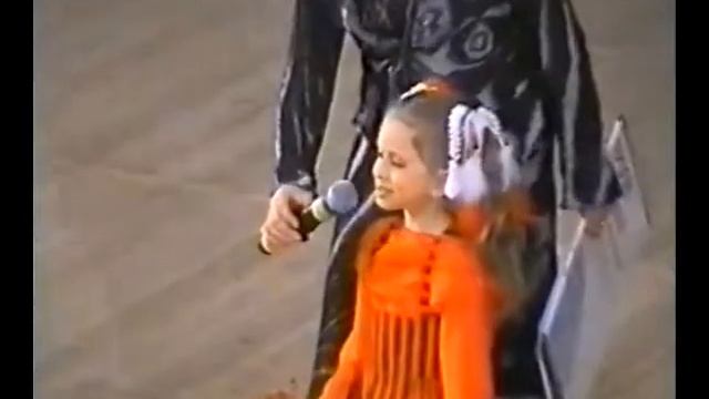 Ансамбль "Буратино". Поздравление выпускников. 19.05.2002г. смотреть онлайн