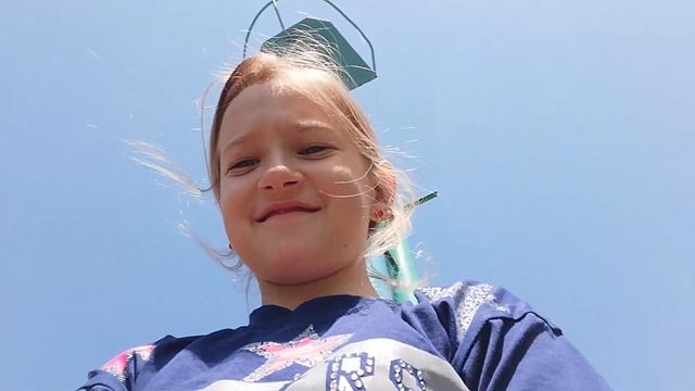 Влог прогулка по площадке возле школы смотреть онлайн