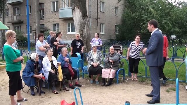 6-го августа Волков пообщался с населением в поселке КСЗ и улице Лорха смотреть онлайн