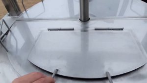 Смеситель вязких продуктов (перемешивающее устройство спирального типа на емкости 300 литров)