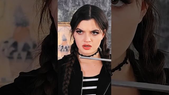 Уэнсдей и М3ган сражаются на мечах! #Shorts #Wednesday #M3gan смотреть онлайн