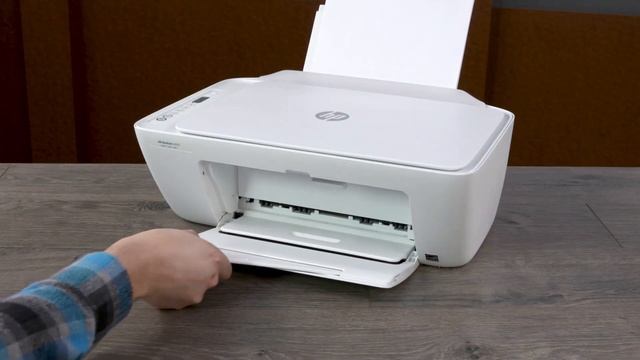 Как загружать бумагу и выравнивать установочные картриджи в МФУ серии HP DeskJet 2600 All-in-One смотреть онлайн