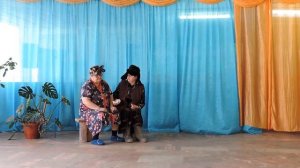 Сценка "Бабки у подъезда"