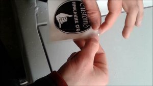 КЛЕИМ НАКЛЕЙКУ НА РЕТРО МАШИНУ