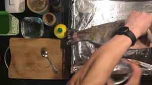 Форель (лосось) целиком, запеченная в духовке (Рождественский рецепт) - Whole roasted salmon recipe