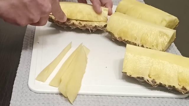 Как нарезать АНАНАС - ПРАВИЛЬНО, БЫСТРО, ЛЕГКО ! Чистим Ананас без Отходов!     #мужнакухне