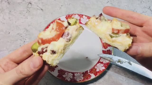 Пицца на батоне: просто, вкусно и никакой возни с тестом