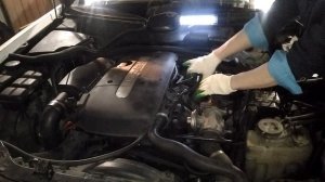 Замена топливного фильтра w210 e220 cdi. Replace fuel filter w210 e220 cdi.