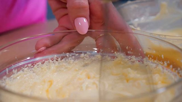 ЕГО ЛЮБЯТ ВСЕ! ОН ПОНРАВИТСЯ КАЖДОМУ!!! Необычный рецепт торта Наполеон без раскатки коржей! смотреть онлайн