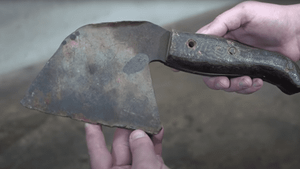 Восстановление маленького старого топора Севера.mp4