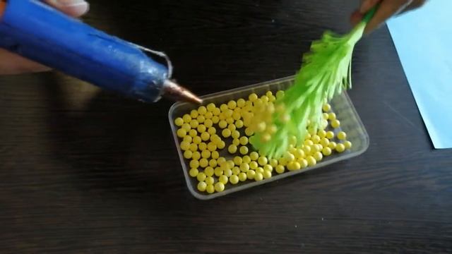 Мимозы из цветной бумаги и фоамирана. Сделает даже ребенок