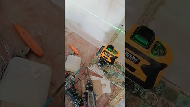 Лазерный уровень hilda погрешность 1мм на 16метров смотреть онлайн