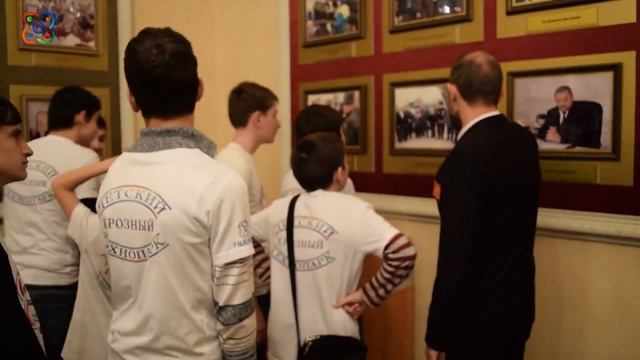 Посещение музея Ахмат Хаджи Кадырова ко Дню народного единства смотреть онлайн