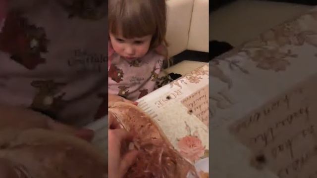 Соня кушает мякоть африканского плода дерева Баобаб - вкусняшка! смотреть онлайн