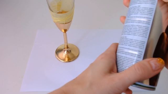 Декорируем свадебные бокалы поталью своими руками/свадебные аксессуары своими руками