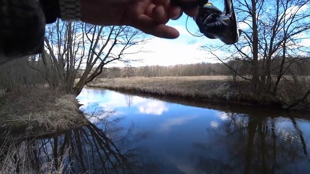 Форель на Megabass Great Hunting 45FS. Весенняя рыбалка на малой реке смотреть онлайн